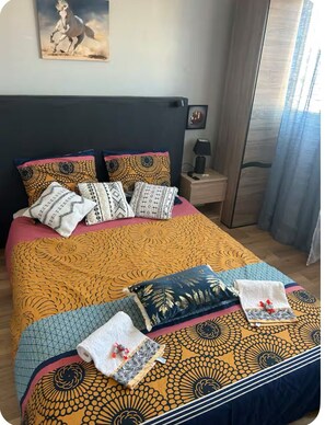 Iron/ironing board, WiFi, bed sheets