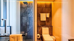 Appart'hôtel, 1 chambre, accessible aux personnes à mobilité réduite, fumeur | Salle de bain