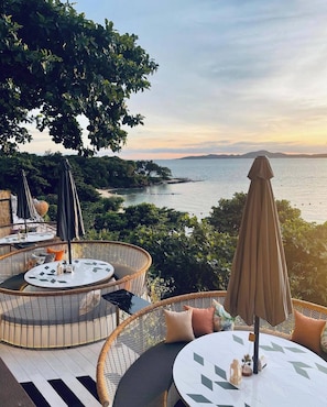 Condo, 1 Bedroom, Accessible, Smoking | Outdoor dining
