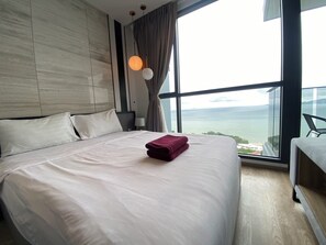 1 bedroom - Stunning Sea View Condo -next To Beach (Pattaya)