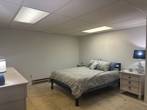 Charming 1-bedroom Studio in wonderful Northwest Hickory!