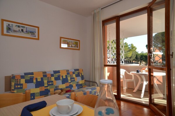 Appartement, 1 chambre, terrasse | Salle à manger