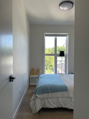 1 chambre, fer et planche à repasser, accès Internet