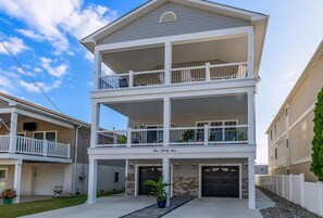 Exterior - 131 W Spicer Ave, Unit 2 (Wildwood)