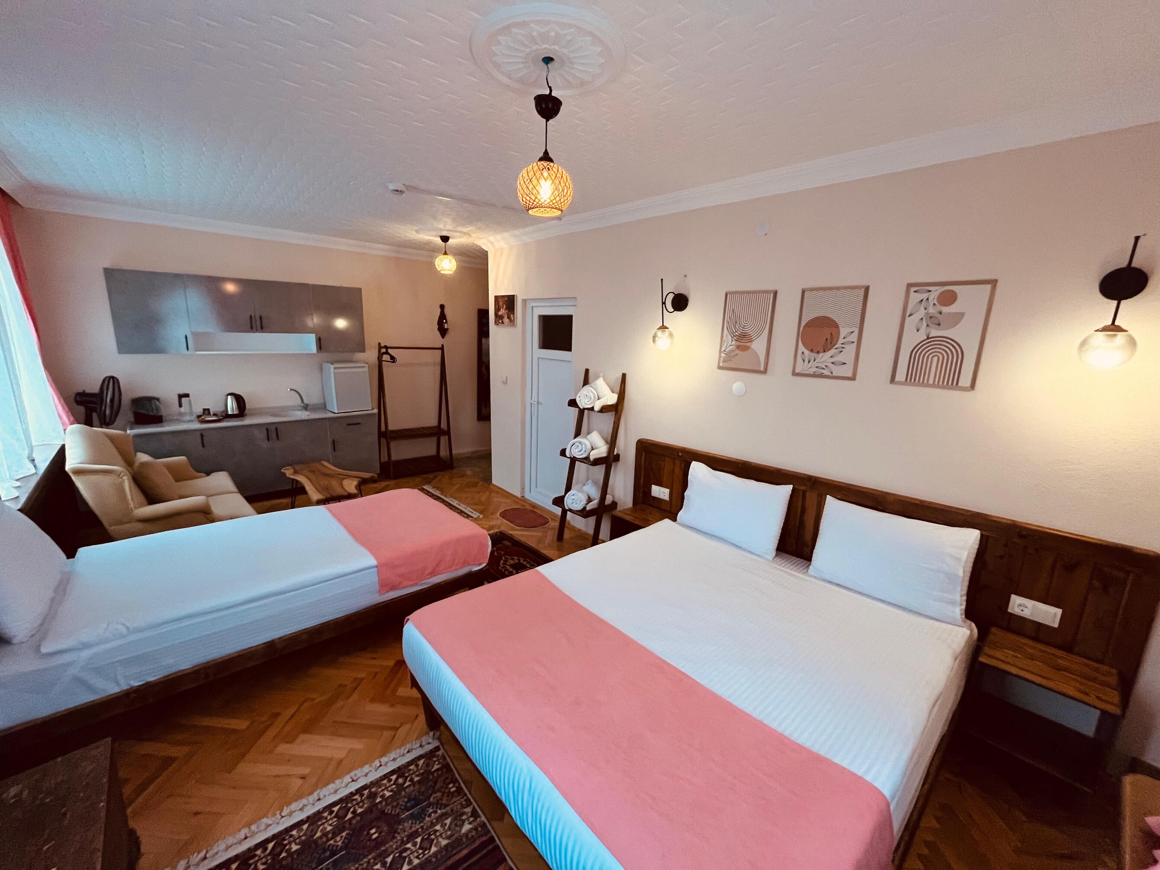Ropa de cama de alta calidad, colchones Select Comfort y minibar 