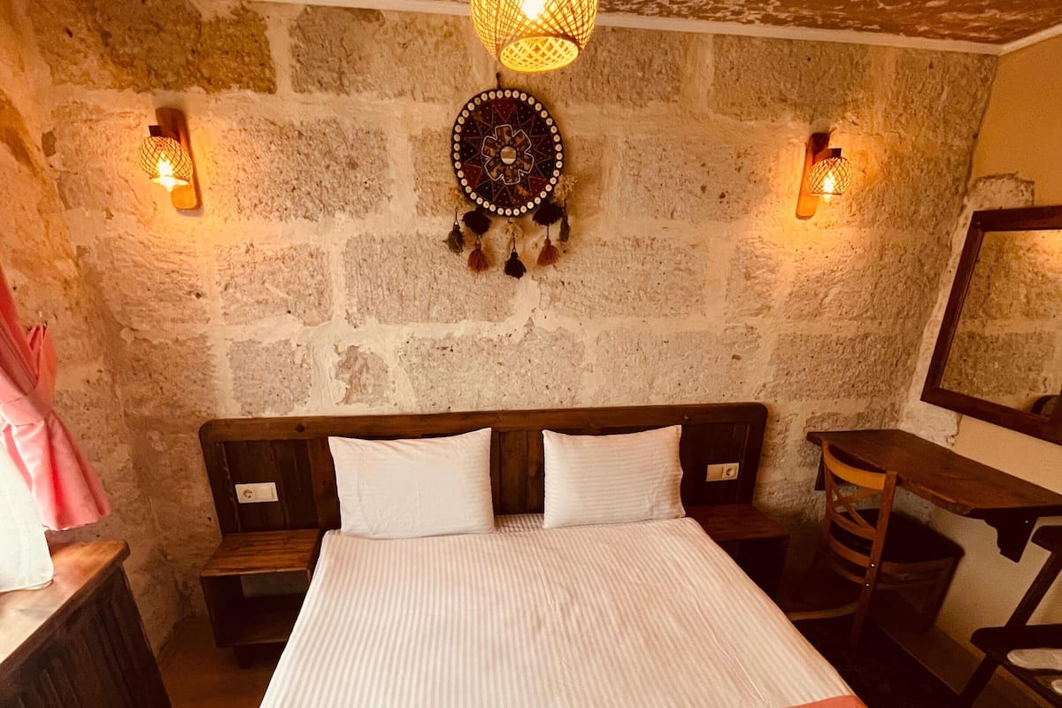 Chambre quadruple familiale, vue sur le jardin | Bureau, espace de travail pour ordinateurs portables