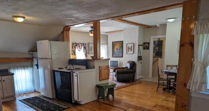 Charming 2 BR Apt in Middlesex - Close to Montpelier, Waterbury/Stowe and More!