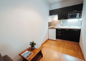 Fridge, microwave, coffee/tea maker, toaster