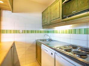 Refrigerador, microondas, lavavajillas, cafetera/tetera