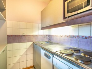 Fridge, microwave, dishwasher, coffee/tea maker