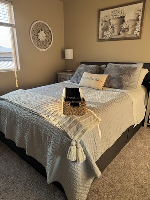 4 chambres, fer et planche à repasser, Wi-Fi gratuit, draps fournis