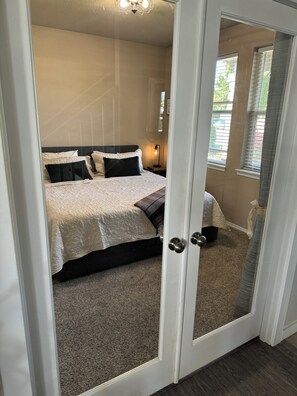 4 sovrum, strykjärn/strykbräda, gratis wi-fi och sängkläder