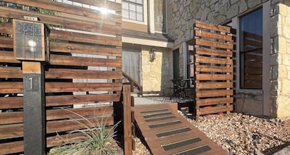Spacious 3 Bed 3 Bath Townhouse in Horseshoe Bay