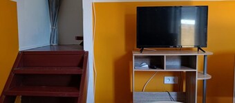 Gîte rental in the Gers countryside with animals