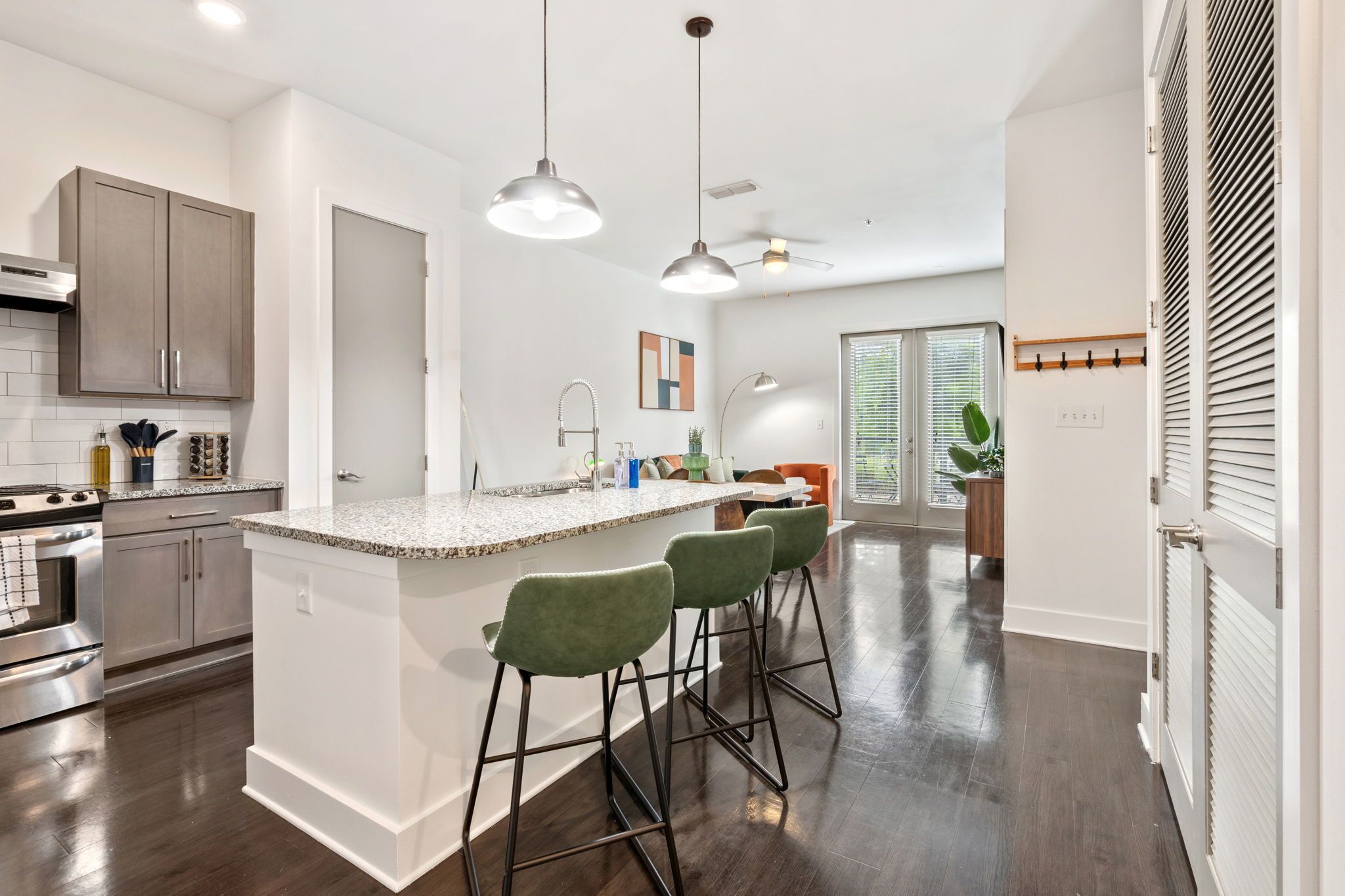 微波炉、烤箱、炉灶、洗碗机