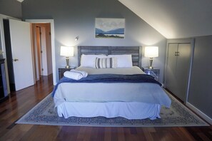 9 bedrooms, iron/ironing board, WiFi, bed sheets