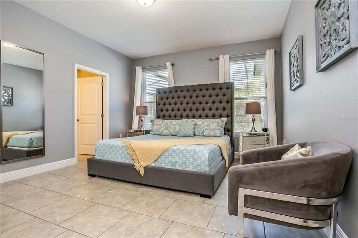 House (5 Bedrooms) | Interior