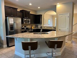 House (5 Bedrooms) | Interior