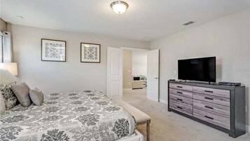 House (5 Bedrooms) | Interior