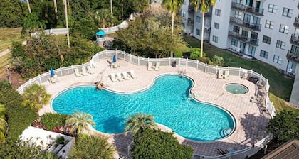 1802 Cozy Condo 3 min Universal