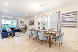 Interior - Encore Swanky (Kissimmee)