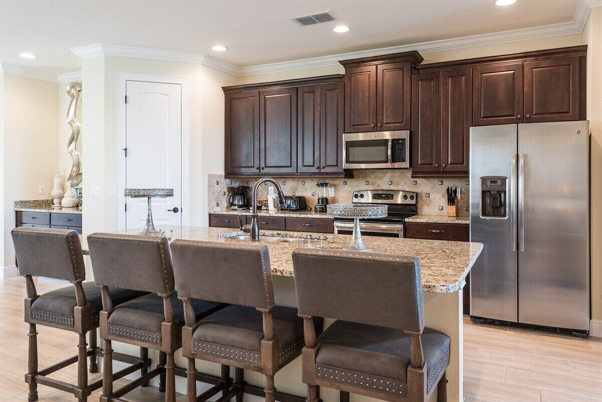 House (6 Bedrooms) | Interior