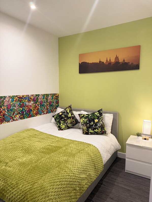 1 bedroom, WiFi, bed sheets