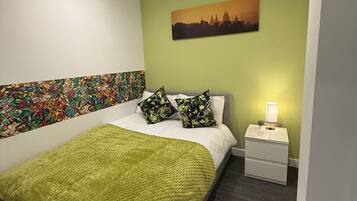 1 bedroom, WiFi, bed sheets