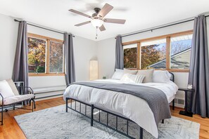 5 Schlafzimmer, Bügeleisen/Bügelbrett, WLAN, Bettwäsche