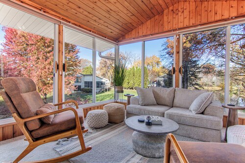 Croixwood Cottage: 5BR luxe retreat near downtown Stillwater—book today!