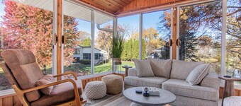 Croixwood Cottage: 5BR luxe retreat near downtown Stillwater—book today!