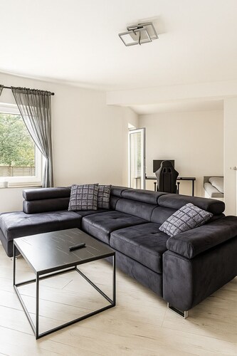 Charmantes Apartment mit Terrasse und Parkplatz nahe Rhein und Bonn Zentrum