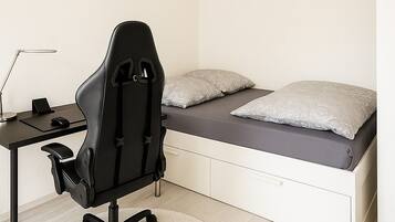 1 bedroom, internet, bed sheets