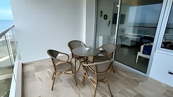 Apartamento | Restaurante al aire libre