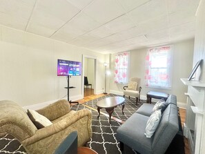 TV - 4 Bedroom Charming Home with Fenced Yard (Danville)