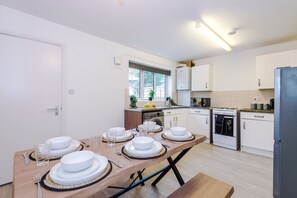 Fridge, microwave, oven, stovetop - Modern 3 bedroom home - driveway parking for two vehicles (Manchester)