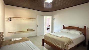3 bedrooms, iron/ironing board, free WiFi
