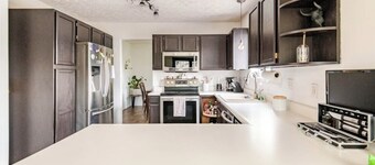 Welcome to your plant filled boho escape. 15 minutes from downtownColumbus.