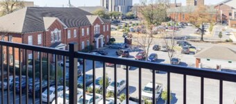 Chic 1-bedroom apartment in fabulous Tuscaloosa with fitness room, AC