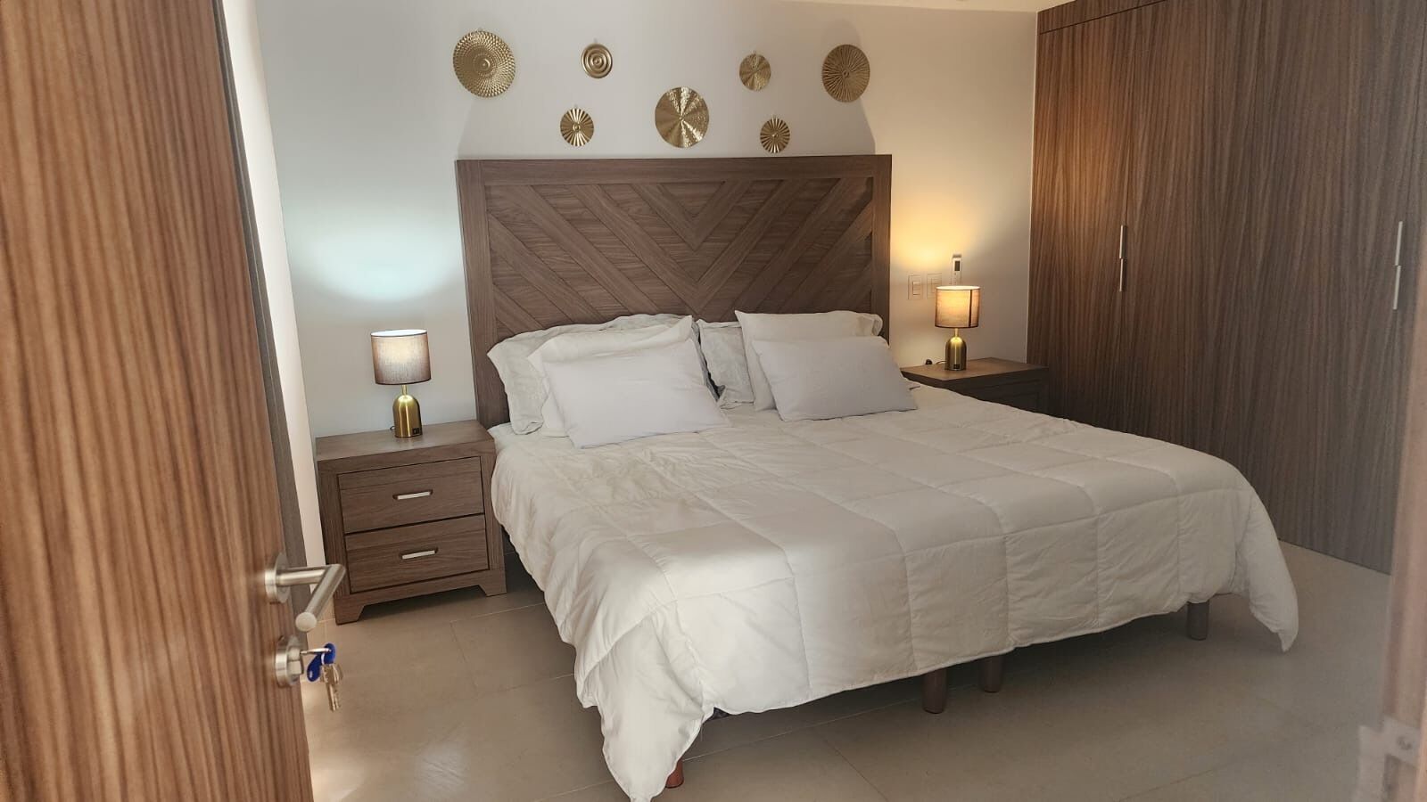 3 soverom, strykejern/-brett, wi-fi og sengetøy