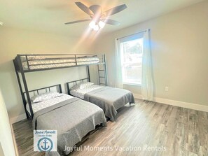 3 bedrooms, iron/ironing board, Internet, bed sheets - #26 The Springtime Bliss home (Citrus Springs)