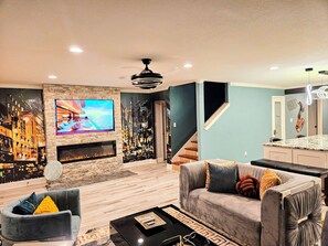 TV, fireplace