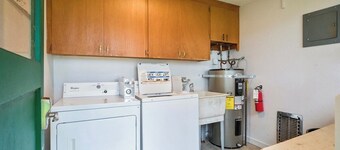 Central Location, Cozy Furnished Apartment #4.