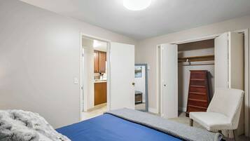 1 habitación, tabla de planchar con plancha, wifi y ropa de cama