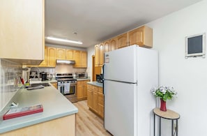 Fridge, microwave, oven, dishwasher