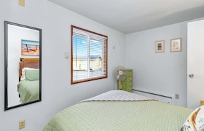 Iron/ironing board, travel cot, WiFi, bed sheets
