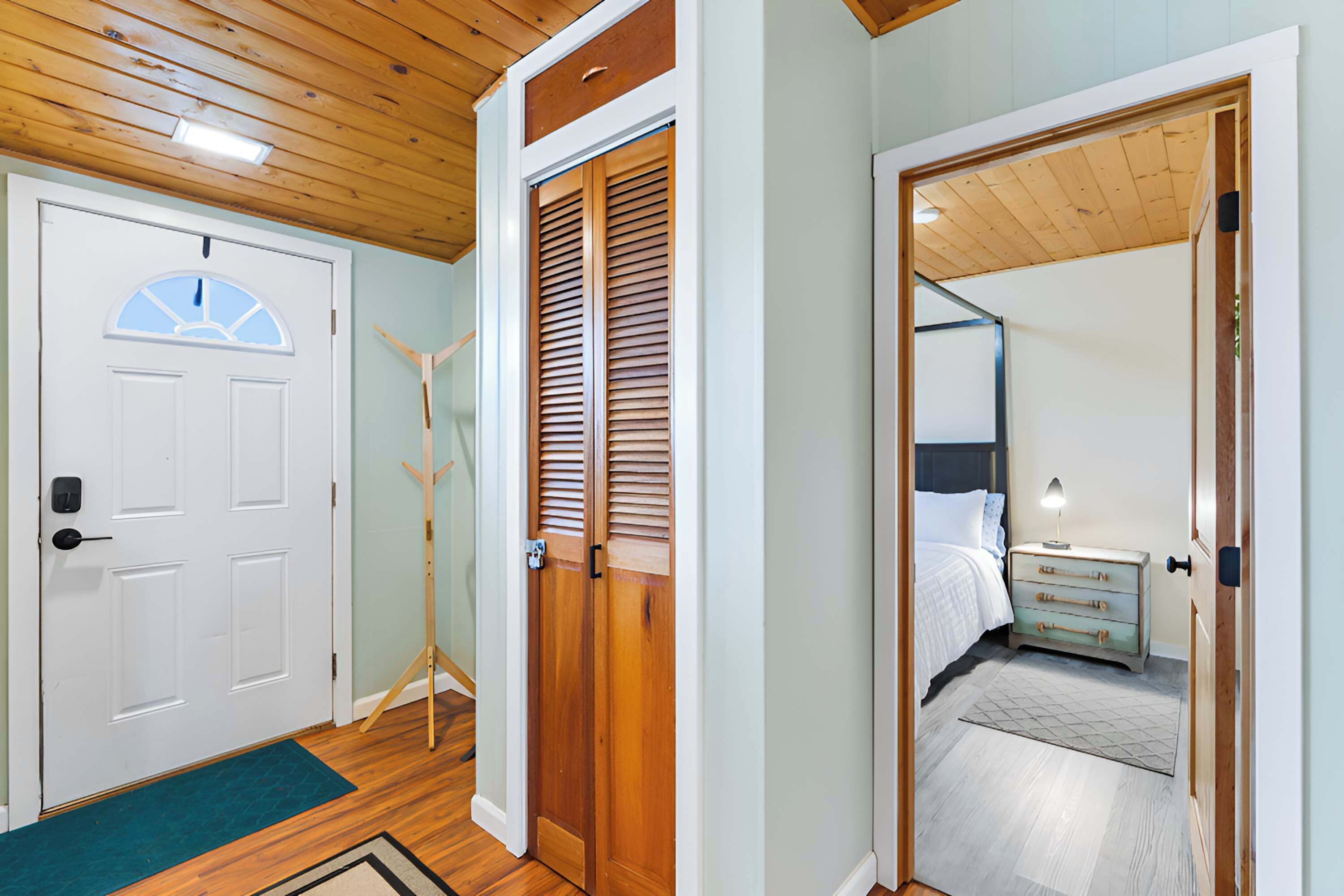 3 bedrooms, desk, iron/ironing board, WiFi