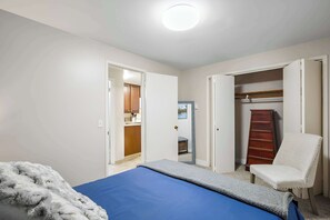 1 dormitori, planxa i posts de planxar, wifi i roba de llit 