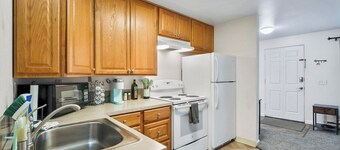 Central location - 1 bed cozy furnished apt #2