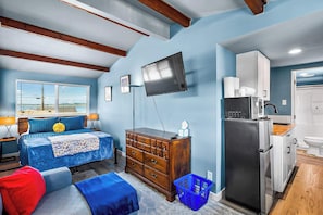 Iron/ironing board, travel crib, WiFi, bed sheets